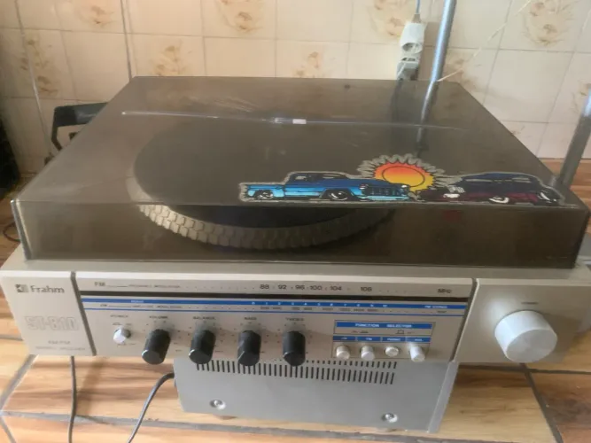 receiver vintage Frahm ST-810 c/ defeito