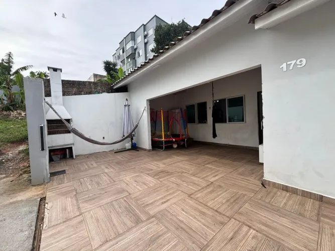 Vendo Casa Próximo ao colégio Nossa Senhora de Fátima - Estreito 