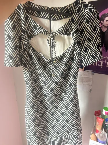 Vestido Preto e Branco.Usado 2 Vezes