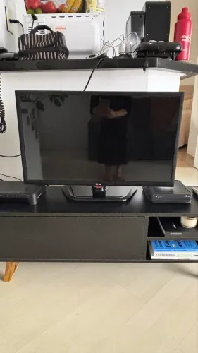TV LG, 32" - Usada (não é smart)