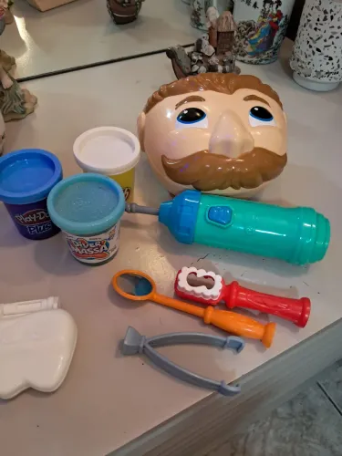 Conjunto play doh...brincando de dentistas...