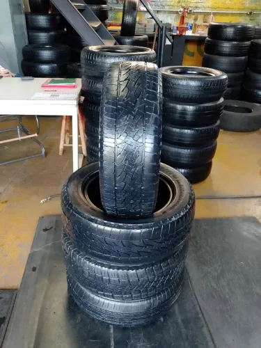 Vende-se se pneu aro 15 205/60R15