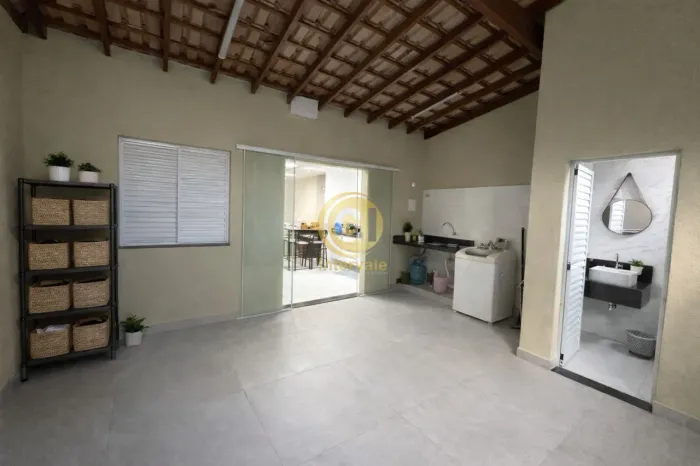 CASA À VENDA NO CONDOMÍNIO CASABELLA - JACAREÍ/SP: Modernidade, Economia e Qualidade em Ba