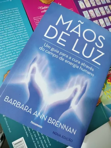 Achado; Livro Mãos de Luz um guia para a cura através do campo e da energia humana