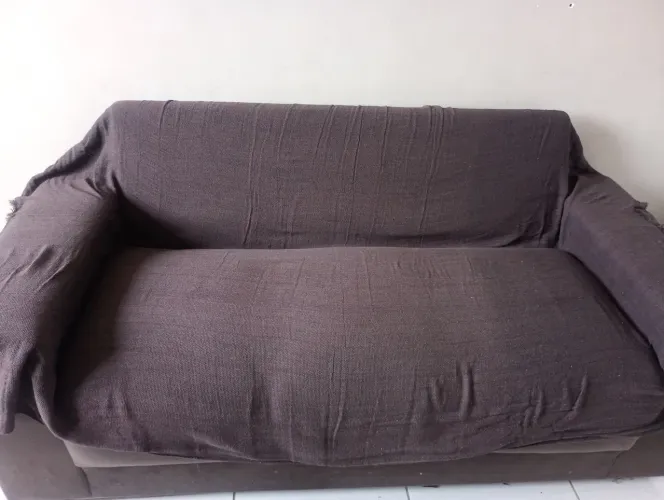 Sofá três lugares