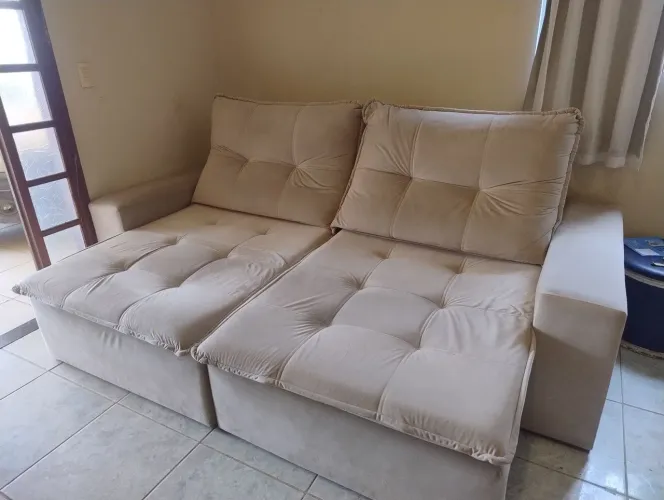 Sofá retrátil e reclinável