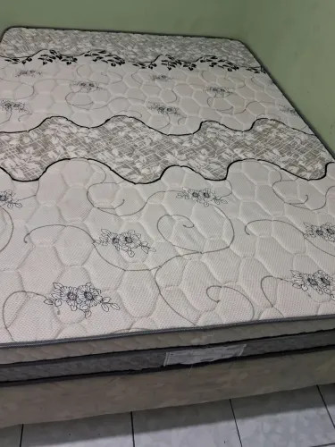 Cama box de casal,