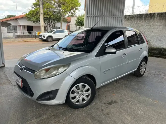 Ford Fiesta SE 1.6 8V Flex 5P 2014