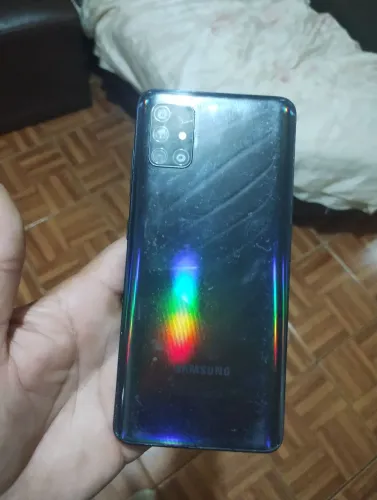 Vendo celular  Samsung, para arrumar , queimo ah tela!