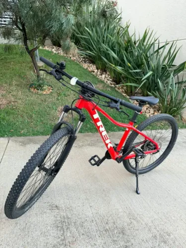 BIKE TREK Marlin tamanho P vermelha
