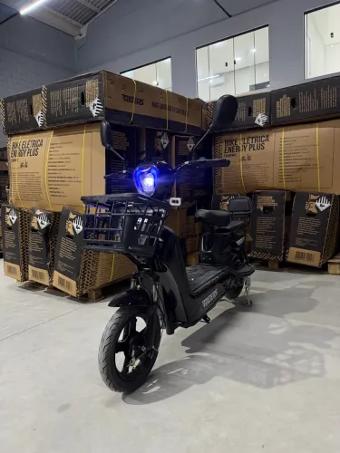 MOTO/SCOOTER ELÉTRICA / E-RIDERS 500W / ZERO KM
