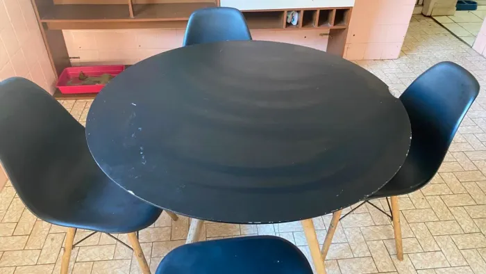 Mesa com 4 cadeiras