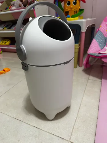 Lixeira antiodor da Buba