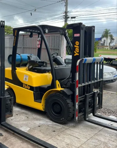 Empilhadeira YALE 50VX VERACITOR 2007. Reformada e pneus novos