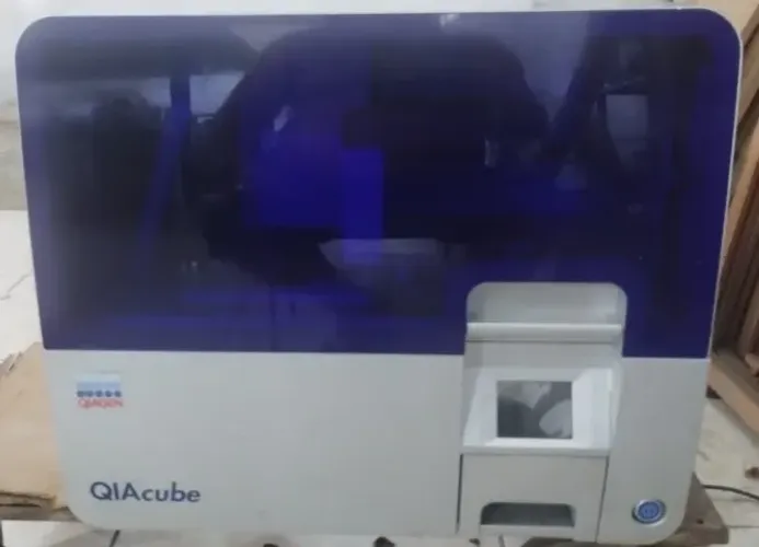 Sistema automatizado de extração de RNA DNA QIAGEN QIAcube 220-240 V