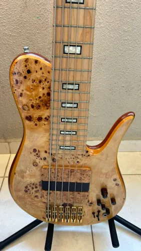 CONTRABAIXO CAMAZON 6 CORDAS - LUTHIER - ATIVO 18V