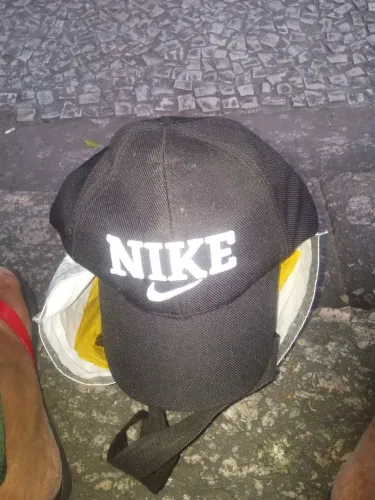 Boné novo