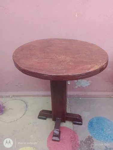 Mesa de madeira de pinus 