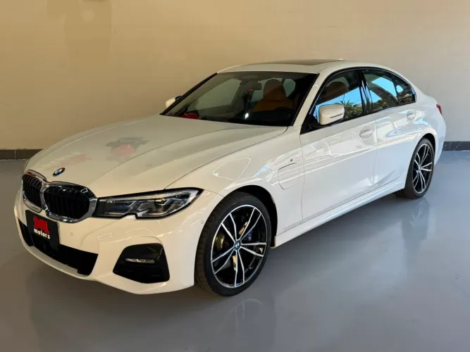 BMW 330E M Sport 2.0 Turbo Híbrido AU 2021
