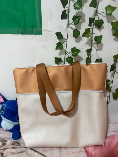 Bolsa linda e nova pra universitário 