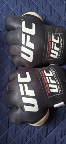 Pantufa Pelúcia Luva Gigante Ufc