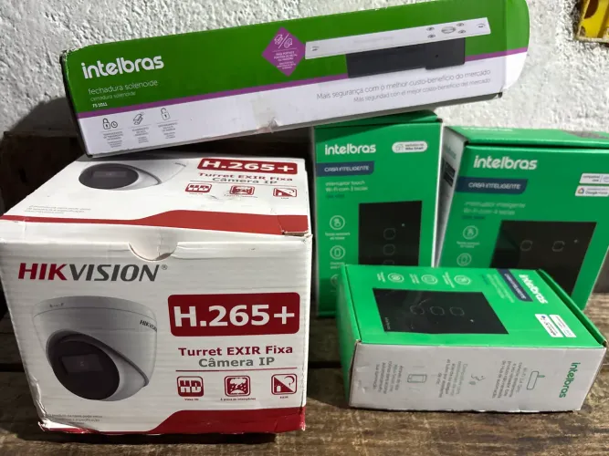 Kit Casa Inteligente Intelbras - Câmera IP Hikvision + Fechadura FS1011 + 3 Izy WiFi