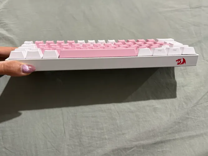 Teclado Redragon rosa Bluetooth