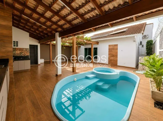 Casa para aluguel, 3 quartos, 1 suíte, 2 vagas, Cidade Jardim - Uberlândia/MG