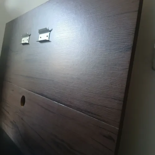 Painel para tv ja com suporte e suporta uma TV ate 50 polegadas