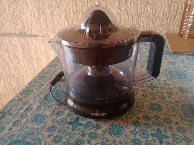 Vendo um espremedor de laranja .semp