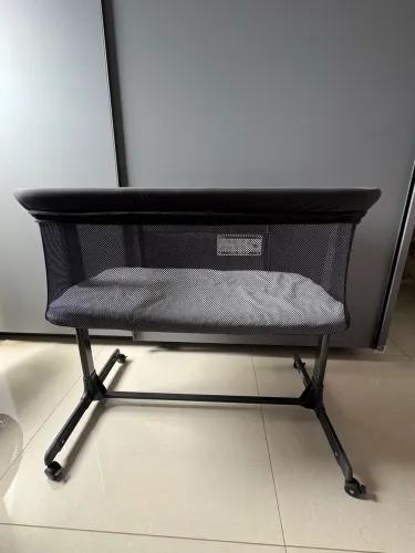 Mini berço portátil