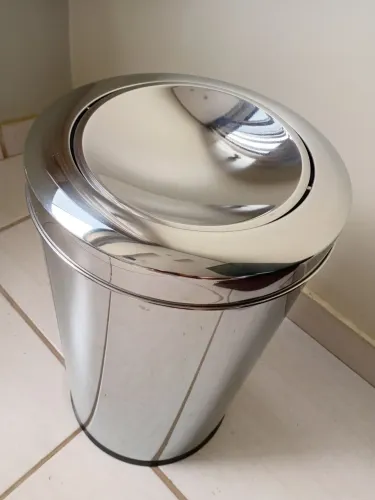 Lixeira inox Brinox 22 litros