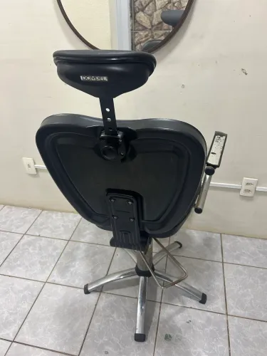 Vendo Cadeira de salão 600$ hidráulica 