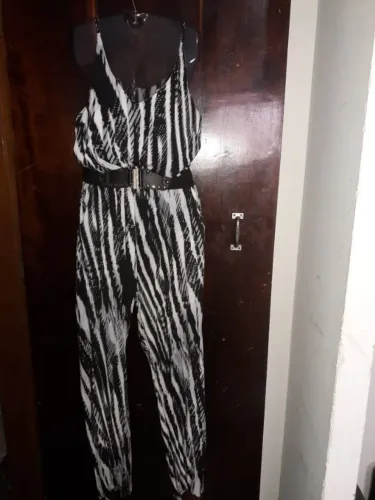Macacão zebrado tam g ...há outros modelos e tamanhos zap: *