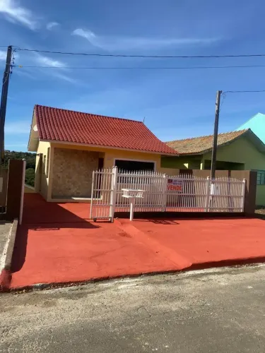 Otima residencia com 03 quartos e amplo salao em Oficinas !!