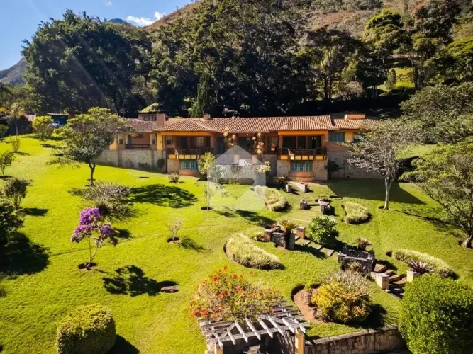 Casa para venda com 6 quartos, 7200m² - Itaipava - Petrópolis/RJ