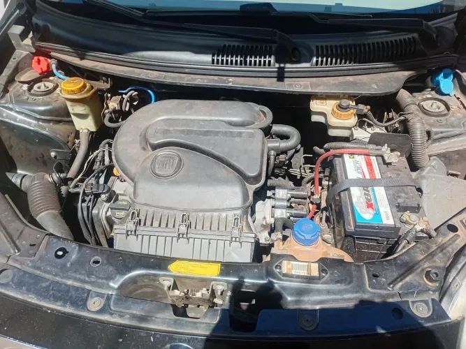 Fiat Palio Attractive 1.0 EVO Fire Flex 8V 5P 2014