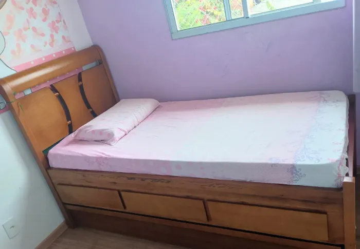 Cama solteiro com 3 gaveteiros e cama auxiliar madeira reforçada.
