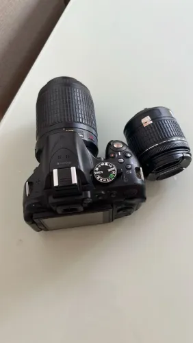 Nikon D5200 + Lente 55-250 + Lente do Kit + Bateria | Excelente Estado