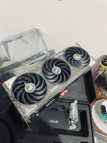 RTX 5070 TUF GAMING