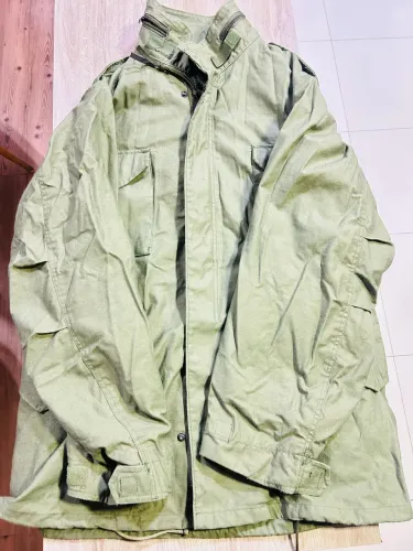 ? Jaqueta Militar M65 Original US Army - Prestige Mfg. Inc. (Tamanho XL-Long)
