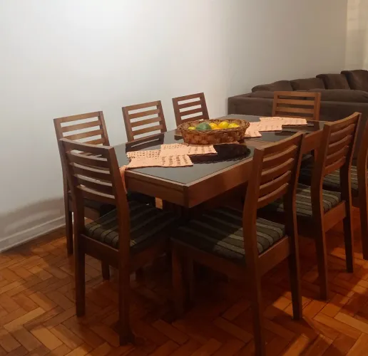 Mesa de jantar extensão com 8 cadeiras