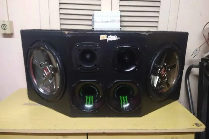 Caixa de som automotivo com modulo