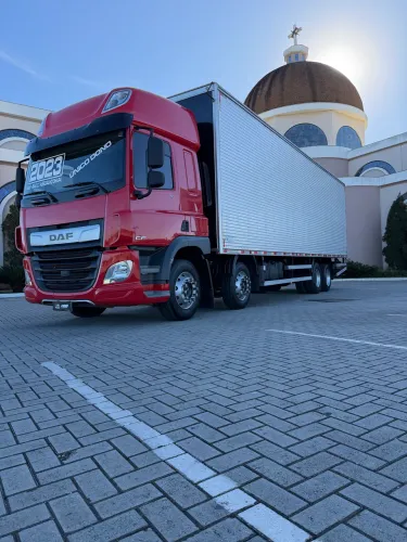Barbada Daf cf 310 8x2 com Bau 10.50 abaixo da fipe 