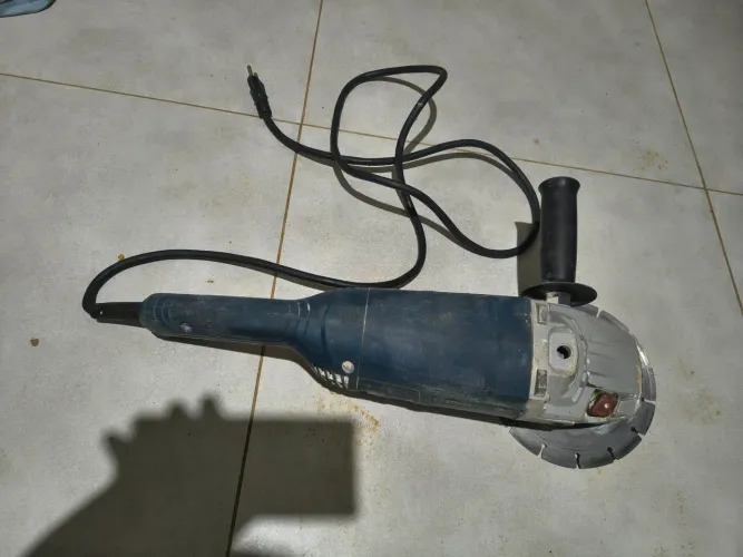 Esmerilhadeira Bosch 7"