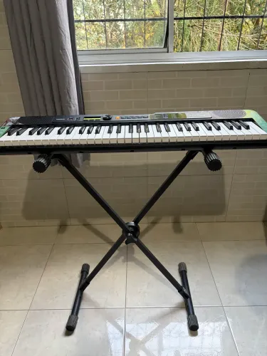 Casio Casiotone CT-S200, um teclado portátil