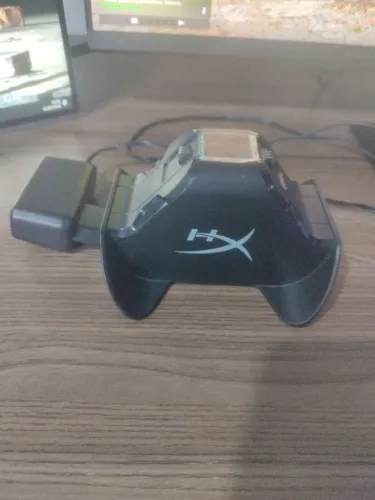 Carregador hyperx para controle Xbox one e séries s/x novo sem uso