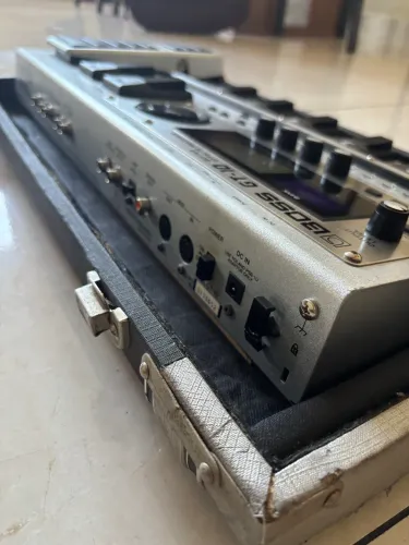 Pedaleira Boss GT10 c/ case