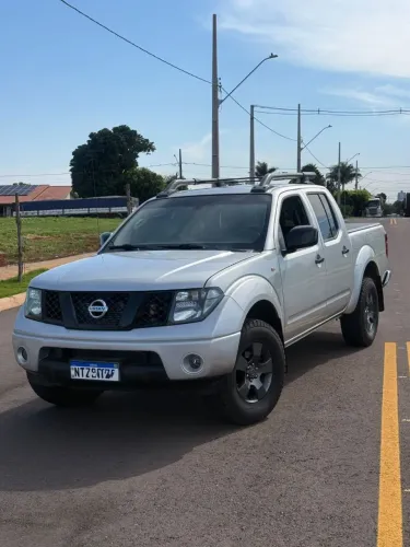 Nissan Frontier LE Attack CD 4X4 2.5 TB Die.aut 2013
