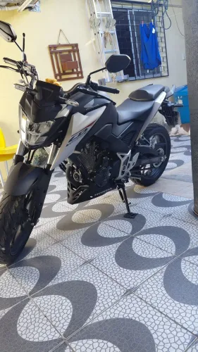 Cb 300 F Twister